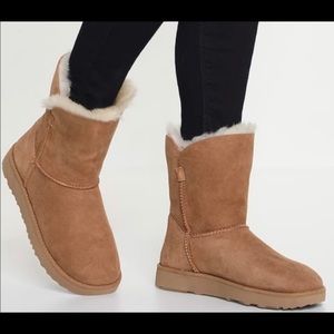 Xmas sale! 🎄UGG classic sand boots